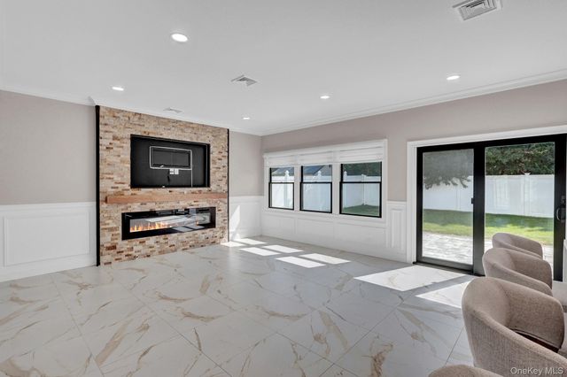 129 Tardy Lane S, Wantagh, NY 11793