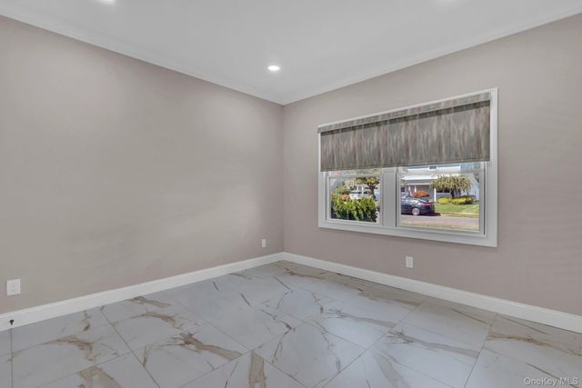 129 Tardy Lane S, Wantagh, NY 11793