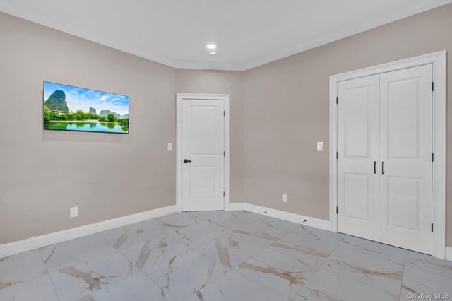 129 Tardy Lane S, Wantagh, NY 11793