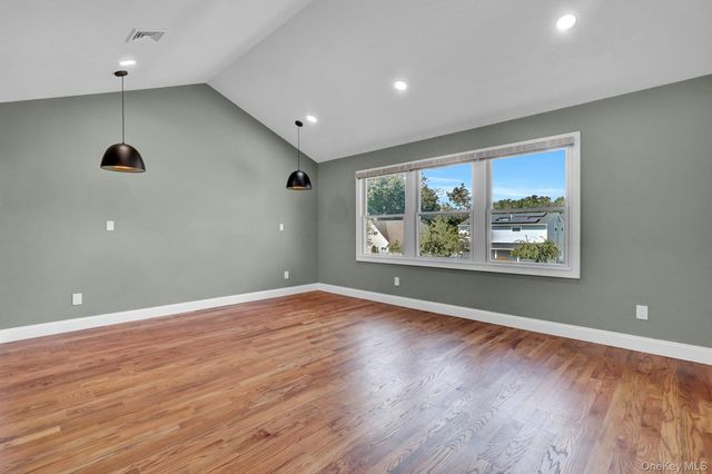 129 Tardy Lane S, Wantagh, NY 11793