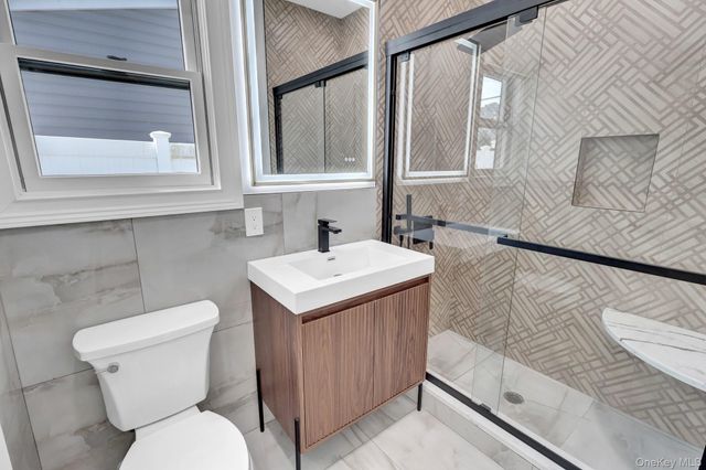 129 Tardy Lane S, Wantagh, NY 11793