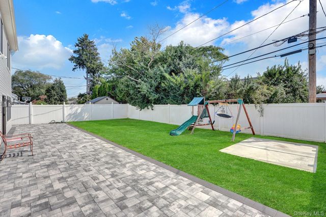129 Tardy Lane S, Wantagh, NY 11793