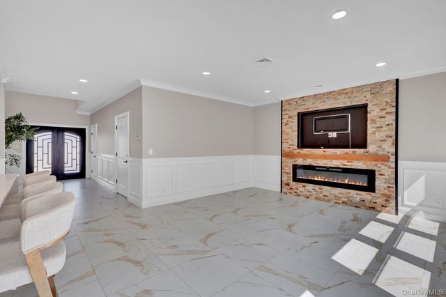 129 Tardy Lane S, Wantagh, NY 11793