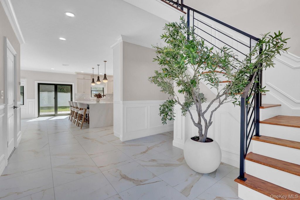 129 Tardy Lane S, Wantagh, NY 11793 — photo 4