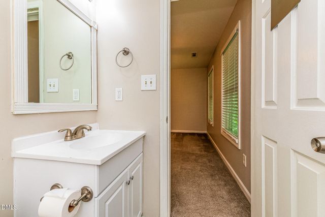 22 Knightsbridge Court, Durham, NC 27707