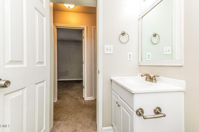 22 Knightsbridge Court, Durham, NC 27707