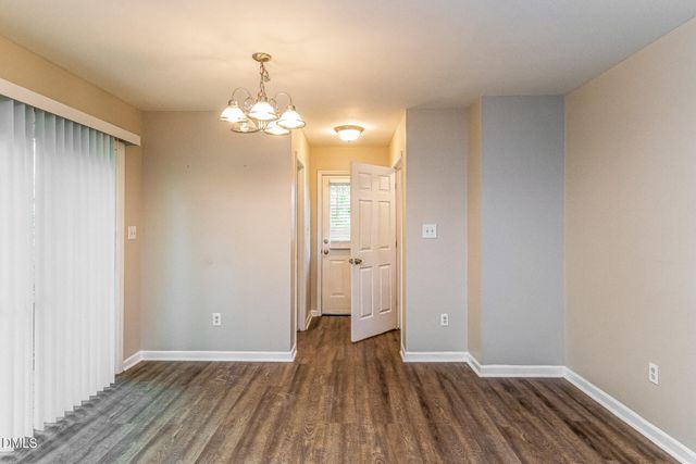 22 Knightsbridge Court, Durham, NC 27707