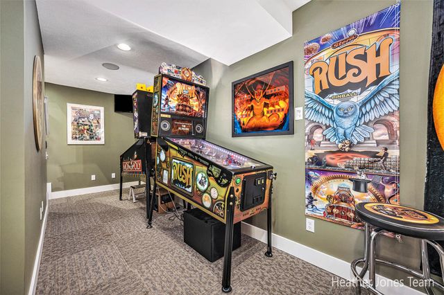 8035 Jericho Avenue NE, Rockford, MI 49341