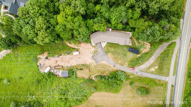 8035 Jericho Avenue NE, Rockford, MI 49341