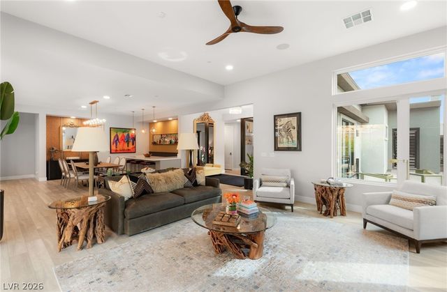 445 Cliff Terrace Avenue, Las Vegas, NV 89138