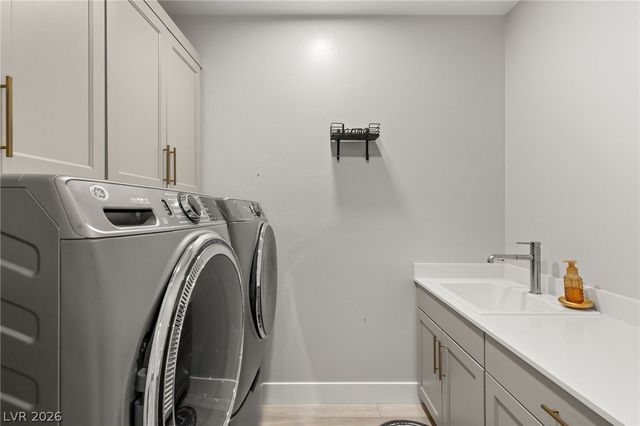 445 Cliff Terrace Avenue, Las Vegas, NV 89138