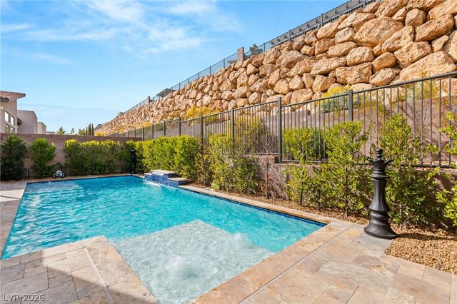 445 Cliff Terrace Avenue, Las Vegas, NV 89138