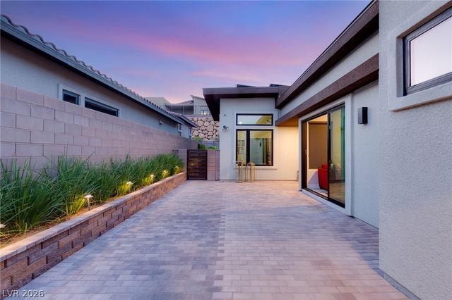 445 Cliff Terrace Avenue, Las Vegas, NV 89138