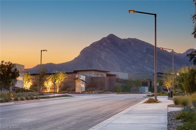 445 Cliff Terrace Avenue, Las Vegas, NV 89138