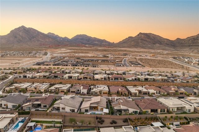 445 Cliff Terrace Avenue, Las Vegas, NV 89138