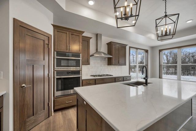 1617 N HONEYSUCKLE DRIVE, De Pere, WI 54115