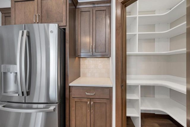 1617 N HONEYSUCKLE DRIVE, De Pere, WI 54115