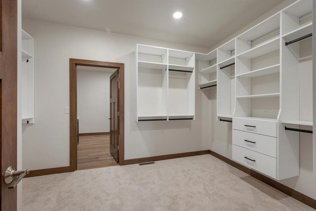 1617 N HONEYSUCKLE DRIVE, De Pere, WI 54115