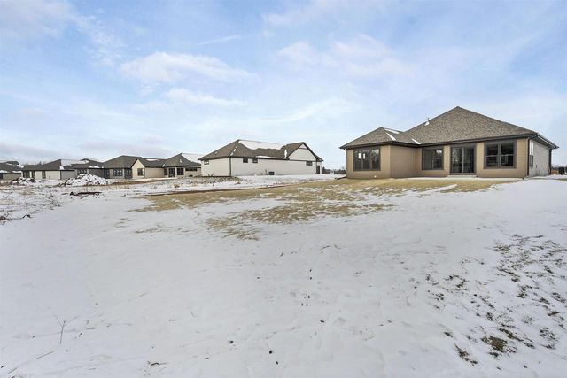 1617 N HONEYSUCKLE DRIVE, De Pere, WI 54115