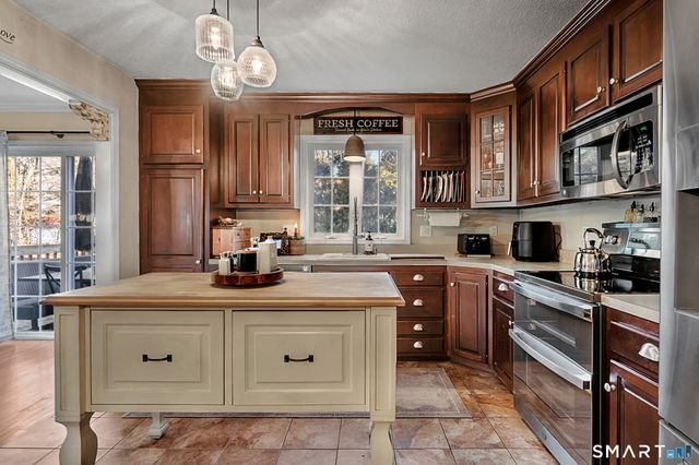 185 West Street 3, Southington, CT 06479