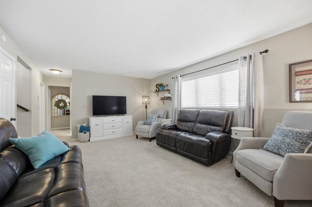 2504 33rd Street S, Fargo, ND 58103