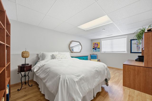 2504 33rd Street S, Fargo, ND 58103