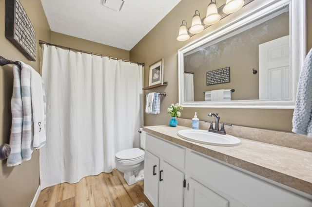 2504 33rd Street S, Fargo, ND 58103