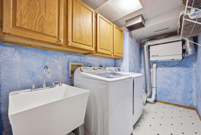 2504 33rd Street S, Fargo, ND 58103