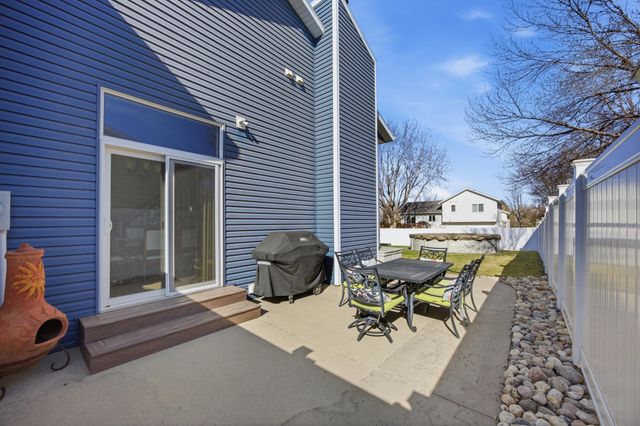 2504 33rd Street S, Fargo, ND 58103