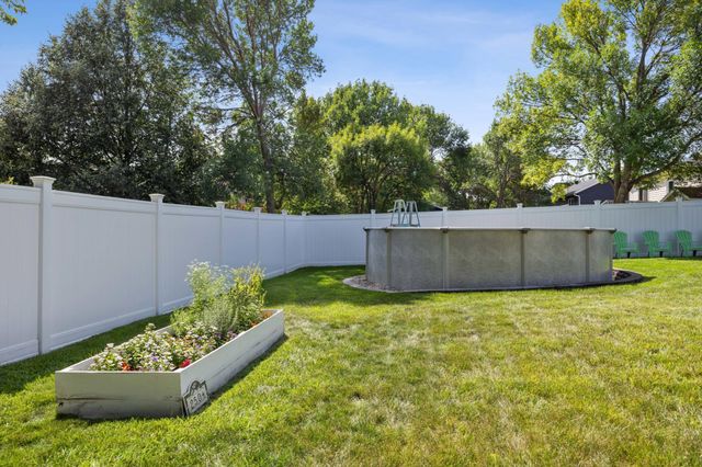2504 33rd Street S, Fargo, ND 58103