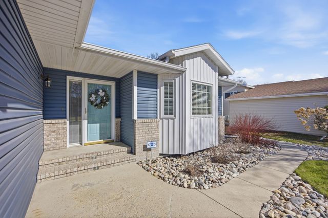 2504 33rd Street S, Fargo, ND 58103