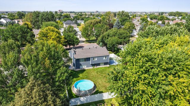 2504 33rd Street S, Fargo, ND 58103