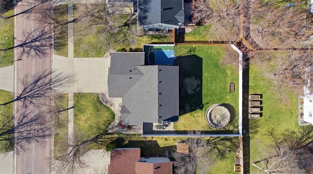 2504 33rd Street S, Fargo, ND 58103
