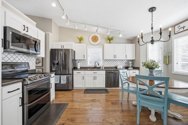 2504 33rd Street S, Fargo, ND 58103