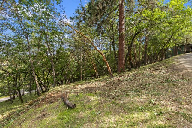 210 Surrey Drive, Jacksonville, OR 97530