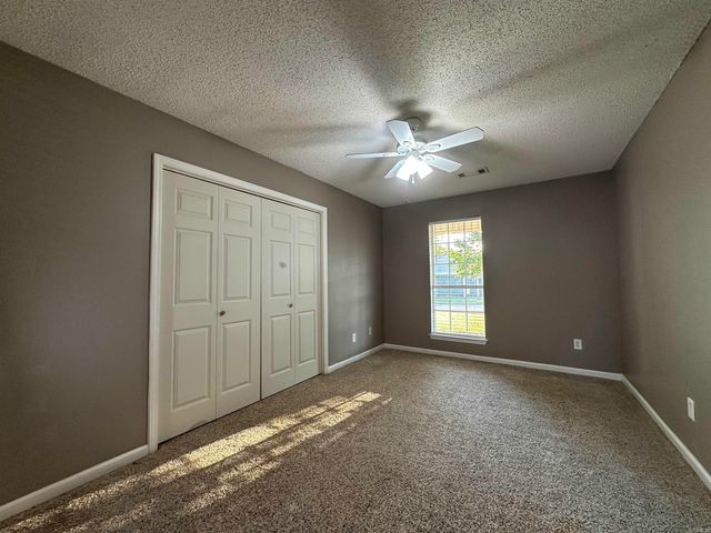 201 Hunters Run Drive, Haskell, AR 72015