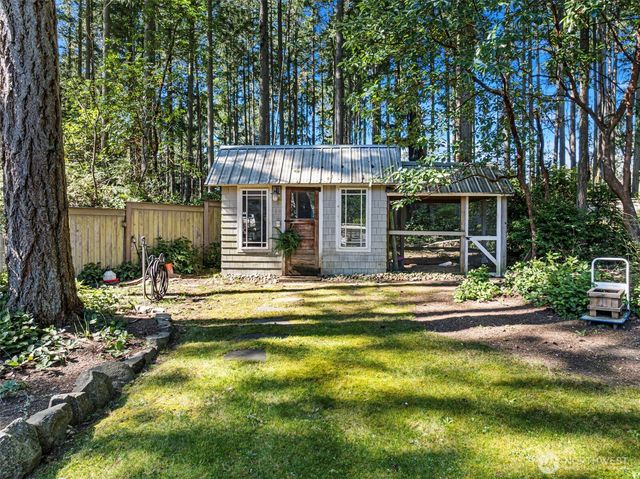 1412 11th Lane, Fox Island, WA 98333