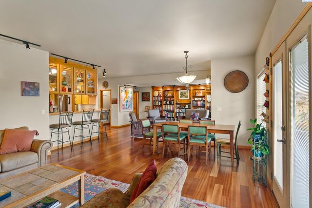 705 Kachess Lane, Zillah, WA 98953