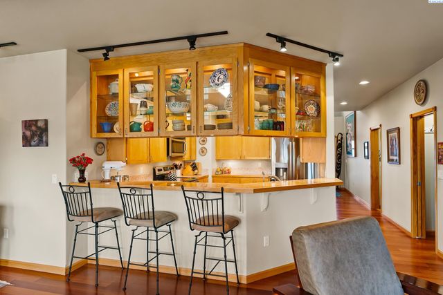 705 Kachess Lane, Zillah, WA 98953