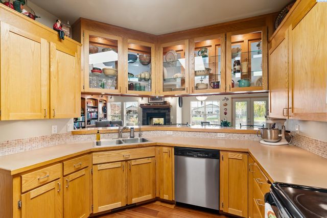 705 Kachess Lane, Zillah, WA 98953