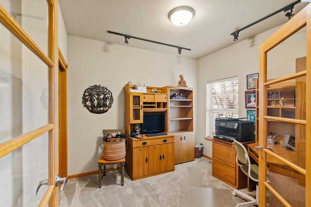 705 Kachess Lane, Zillah, WA 98953