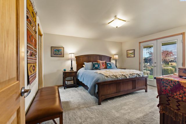 705 Kachess Lane, Zillah, WA 98953