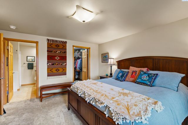 705 Kachess Lane, Zillah, WA 98953