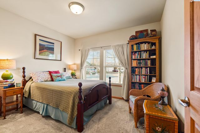 705 Kachess Lane, Zillah, WA 98953