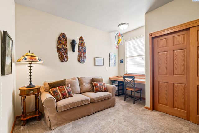 705 Kachess Lane, Zillah, WA 98953