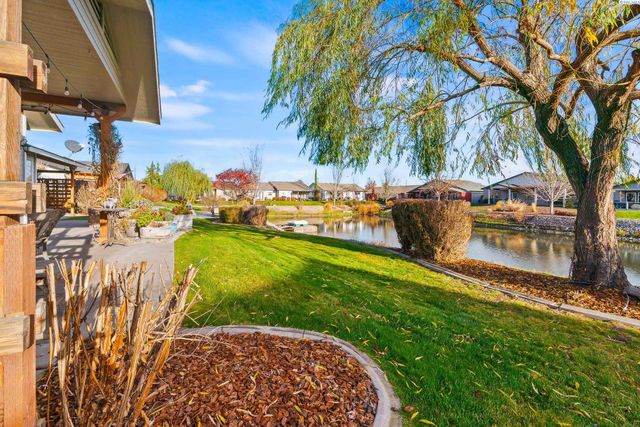 705 Kachess Lane, Zillah, WA 98953