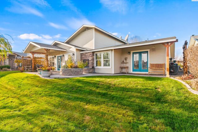 705 Kachess Lane, Zillah, WA 98953