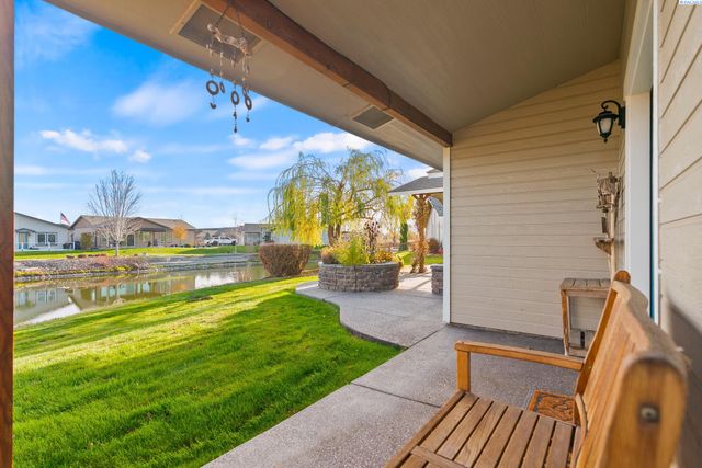 705 Kachess Lane, Zillah, WA 98953