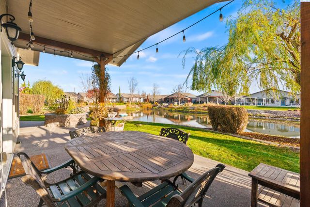 705 Kachess Lane, Zillah, WA 98953