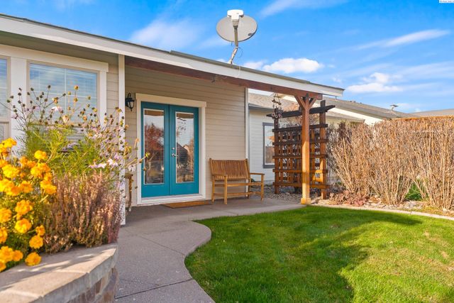 705 Kachess Lane, Zillah, WA 98953